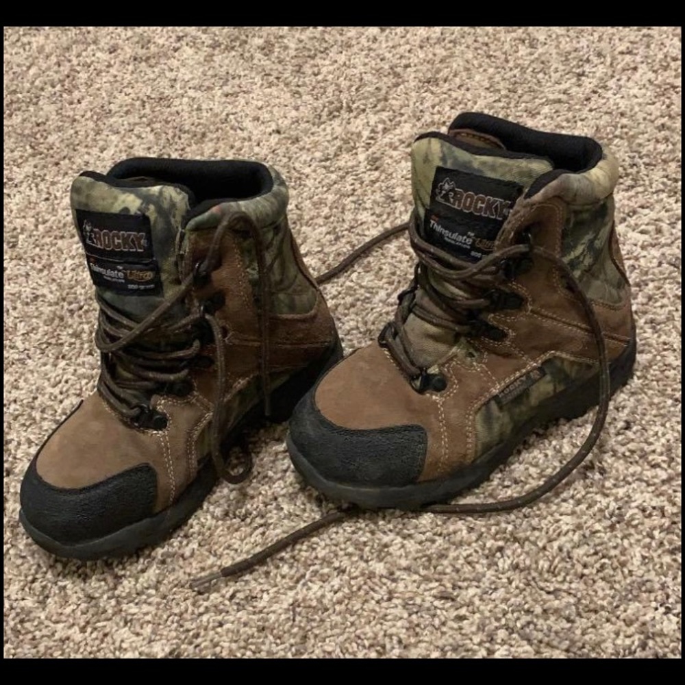 Size 12 like new boys Rocky boots
